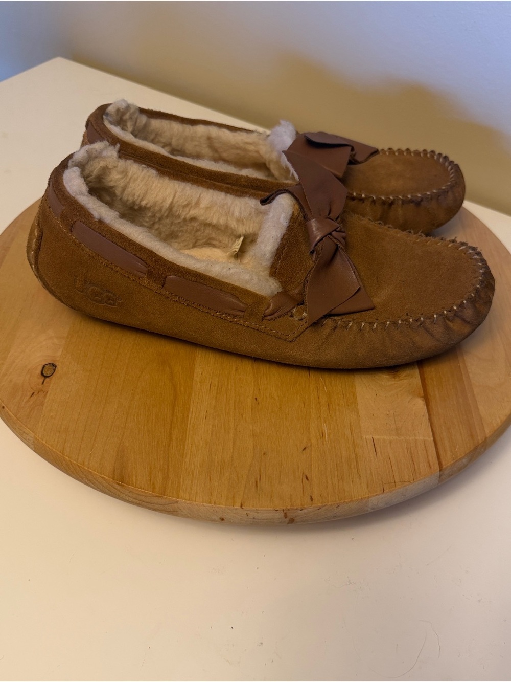 UGG Dakota Bow Moccasin Slippers - Chestnut